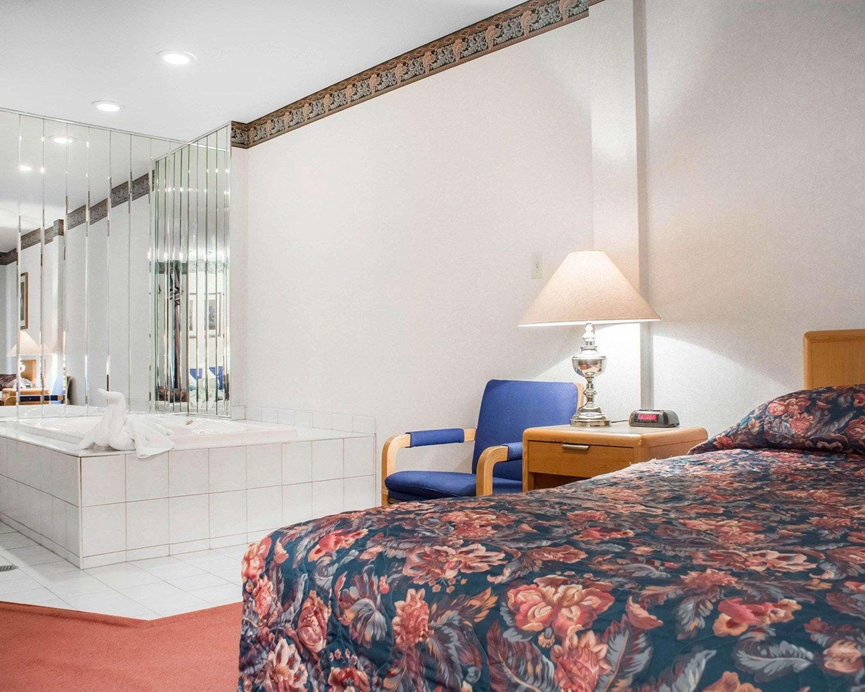 Econo Lodge By The Falls Niagara Şelalesi Dış mekan fotoğraf